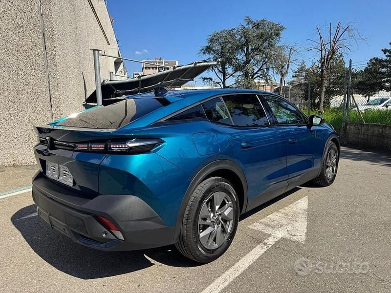 Usata Peugeot 408 Allure 136 CV (100 kW) 2025 Blu metallizzato SUV