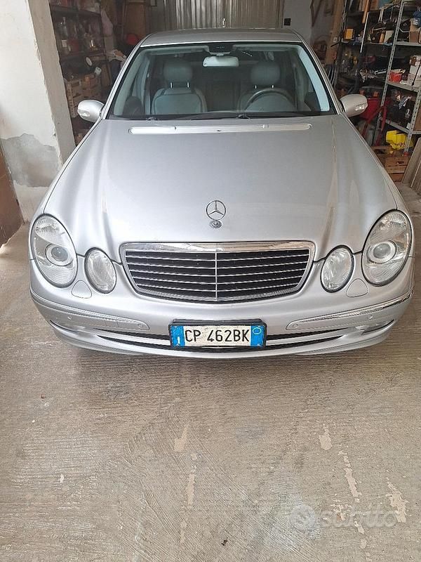 Usata Mercedes 220 Avantgarde 2005 Berlina