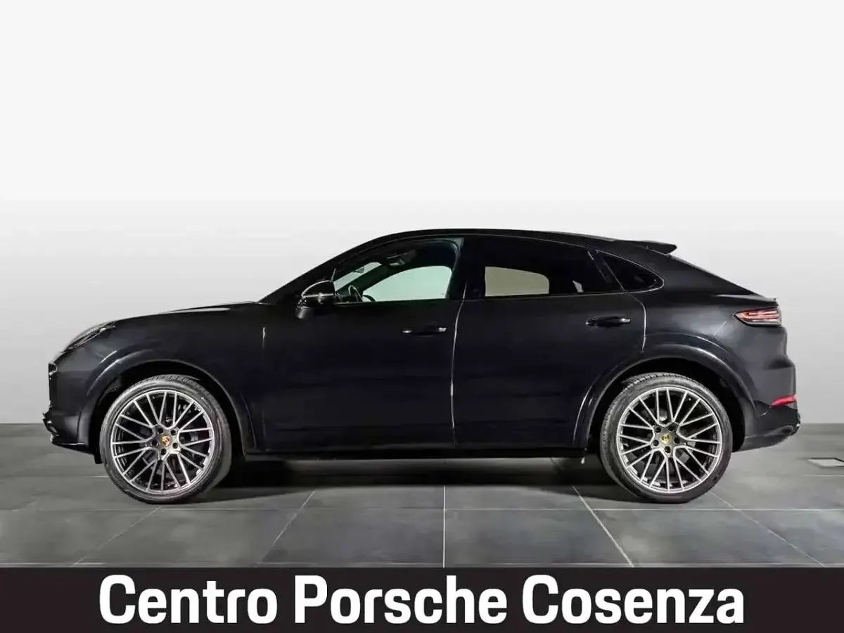 Usata Porsche Cayenne 441 CV (324 kW) 2021 Nero jet metallizzato SUV