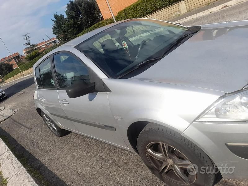 Usata Renault Mégane II 100 CV (73 kW) 2005 Berlina