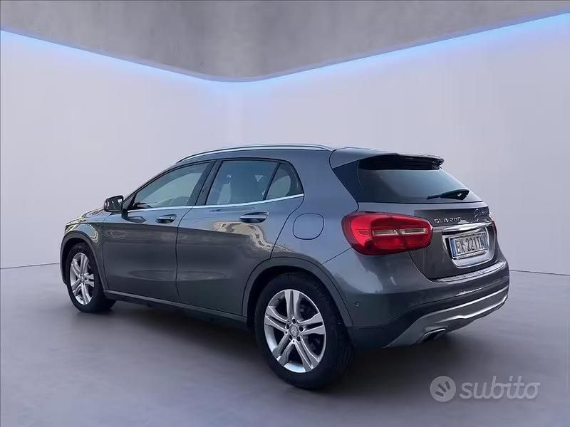 Usata Mercedes GLA200 Executive 136 CV (100 kW) 2015 Grigio SUV