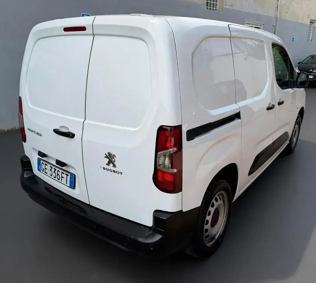 Occasion Peugeot Partner Premium 131 ch (96 kW) 2021 Blanc Monospace
