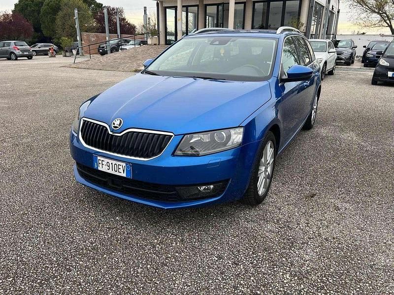 Usata Skoda Octavia Style 110 CV (80 kW) 2016 Blu Utilitaria