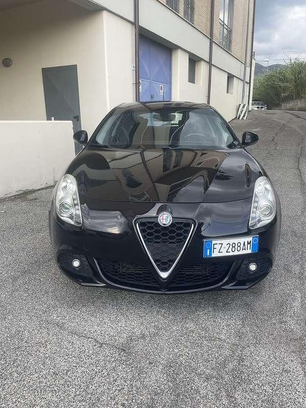 Nero Usata 2013 Alfa Romeo Giulietta Distinctive Due volumi | 6900 € (Buon prezzo) - Immagine 1/4