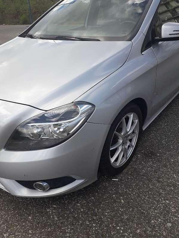 Usata Mercedes 180 109 CV (80 kW) 2014 Argento Berlina