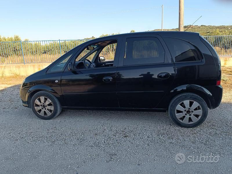Usata Opel Meriva 101 CV (74 kW) 2008 Nero Monovolume