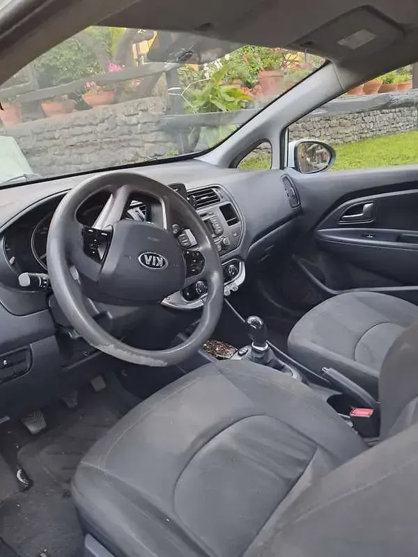 Usata Kia Rio Turbo 90 CV (66 kW) 2012 Bianco Berlina