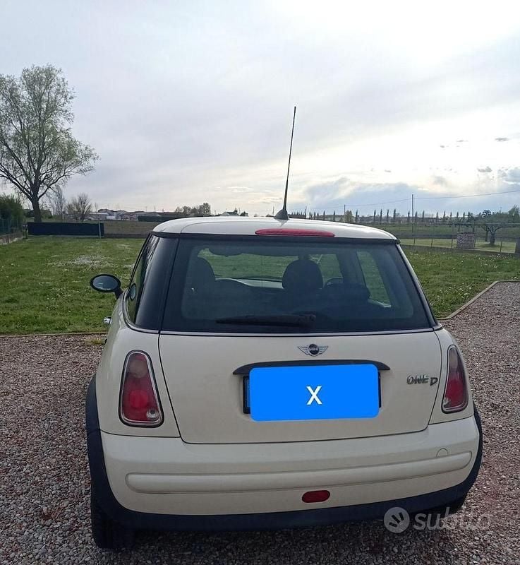 Usata Mini One D Seven 88 CV (64 kW) 2006 Bianco Utilitaria