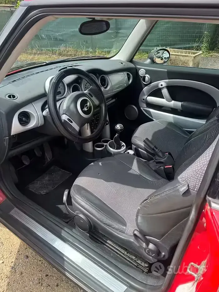 Usata Mini ONE 116 CV (85 kW) 2001 Rosso Utilitaria