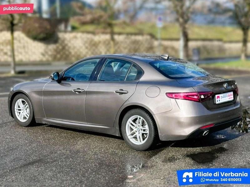 Usata Alfa Romeo Giulia Business 150 CV (110 kW) 2018 Grigio Berlina