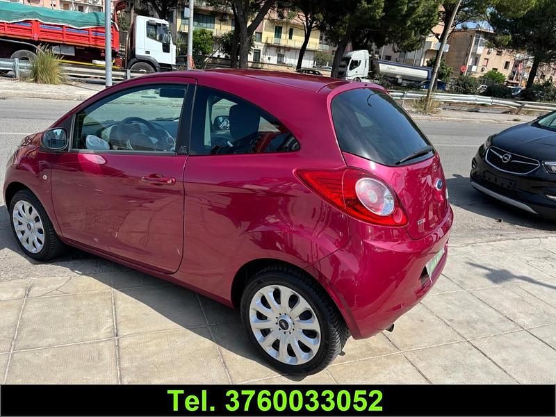 Usata Ford Ka Titanium 75 CV (55 kW) 2013 Rosso Utilitaria