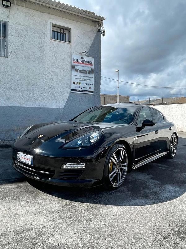 Nero Usata 2011 Porsche Panamera Tre volumi | 27.999 € (Molto cara) - Immagine 1/4