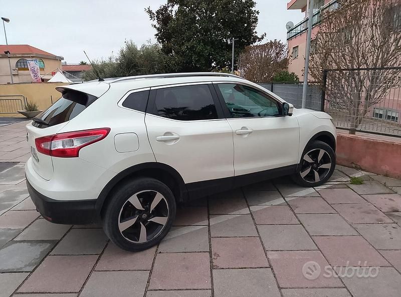 Usata Nissan Qashqai 131 CV (96 kW) 2017 Bianco SUV