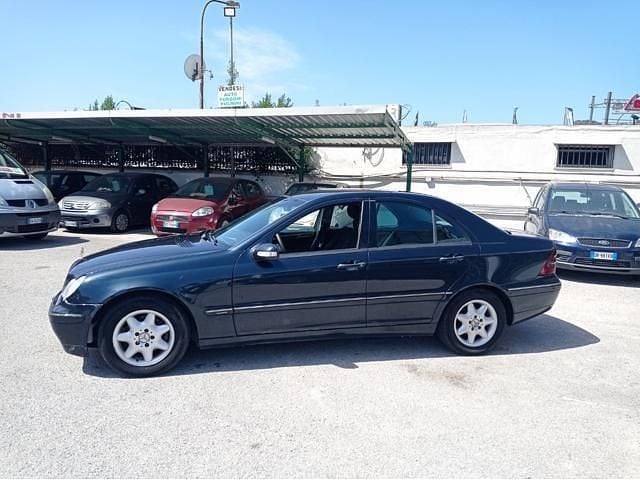 Usata Mercedes C220 143 CV (105 kW) 2002 Blu/azzurro(met.) Station wagon
