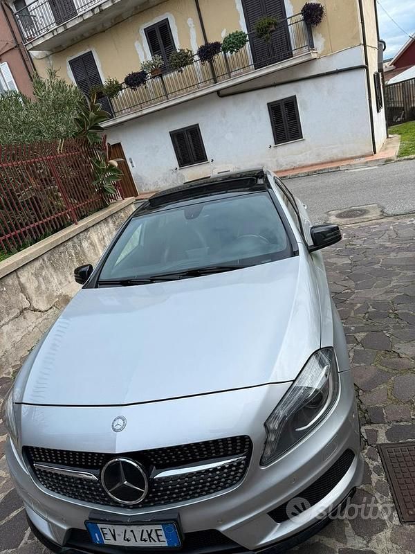 Grigio Usata 2014 Mercedes A200 Premium Tre volumi | 12.000 € (Buon prezzo) - Immagine 1/4