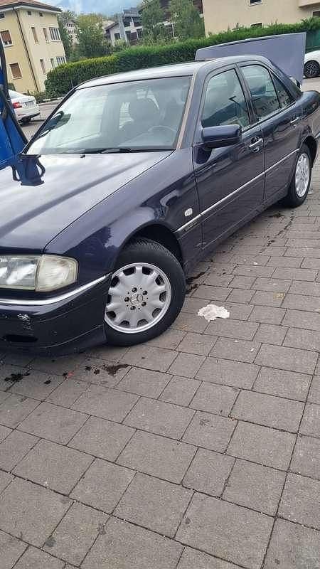 Gebraucht Mercedes C220 Elegance 143 PS (105 kW) 2004 Limousine