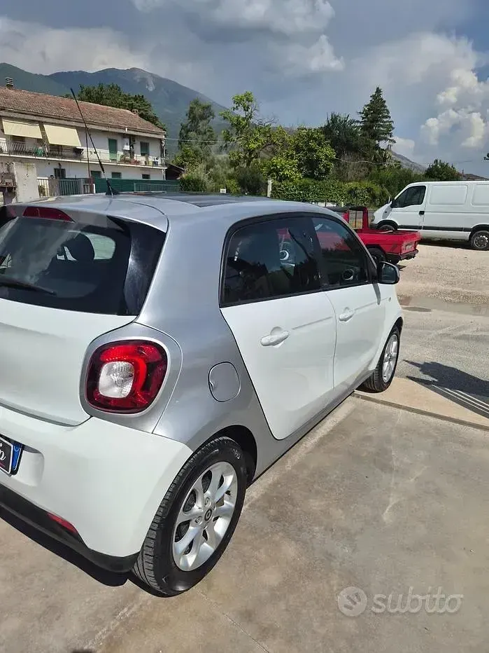 Usata Smart ForFour Prime 71 CV (52 kW) 2015 Bianco Utilitaria