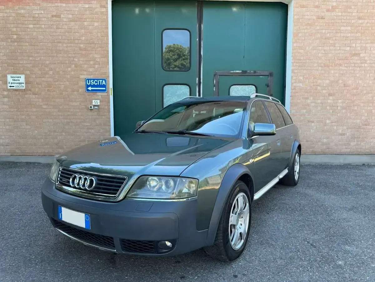 Usata Audi A6 Allroad Ambiente 179 CV (131 kW) 2001 Verde Station wagon
