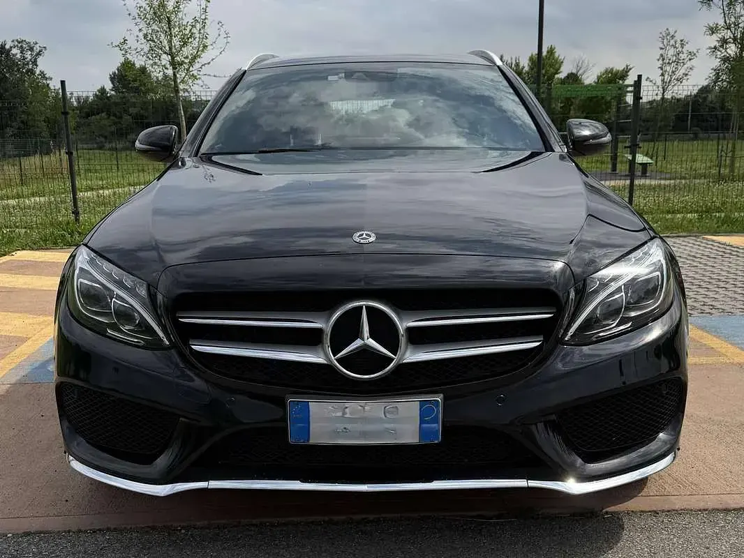 Usata Mercedes C220 Premium 194 CV (142 kW) 2018 Nero Station wagon