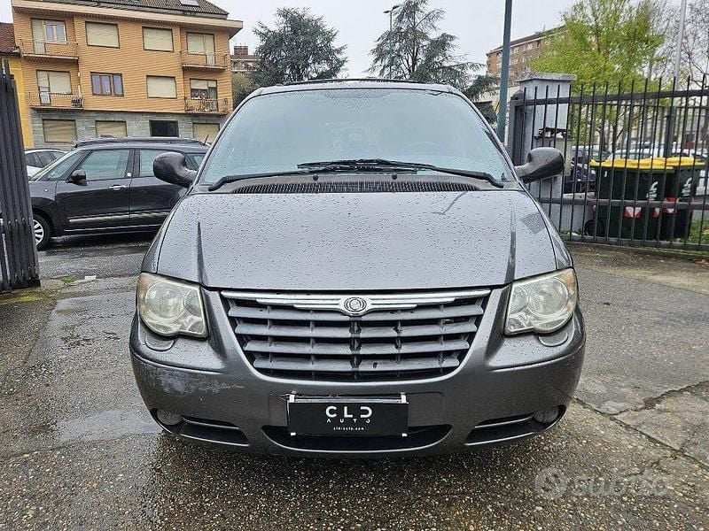 Usata Chrysler Grand Voyager 150 CV (110 kW) 2007 Grigio Monovolume