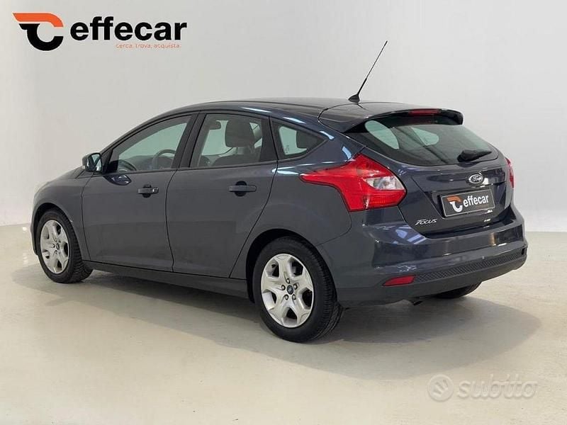 Usata Ford Focus 116 CV (85 kW) 2014 Grigio Berlina