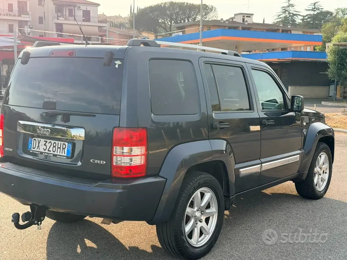 Usata Jeep Cherokee Limited 177 CV (130 kW) 2009 Bluazzurro SUV