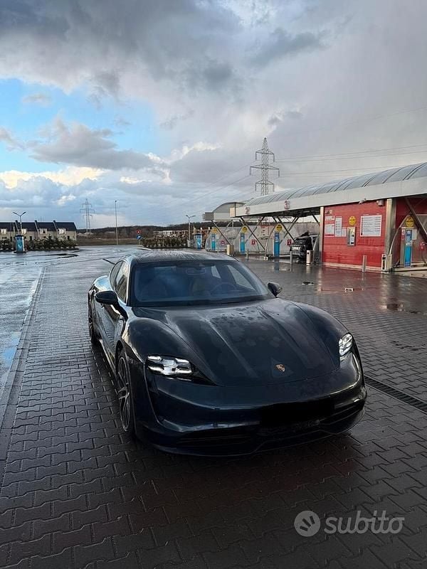 Usata Porsche Taycan 4S 139 kW (190 CV) 2023 Grigio Berlina