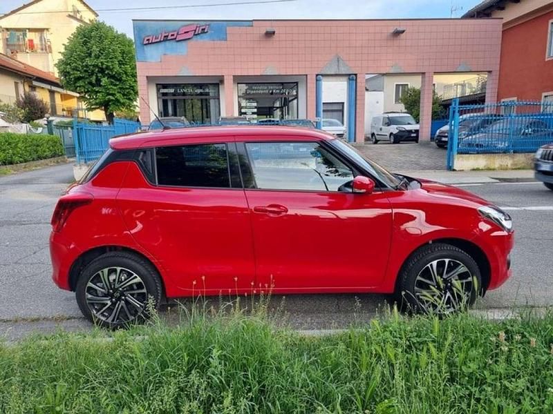 Usata Suzuki Swift 83 CV (61 kW) 2023 Rosso Utilitaria