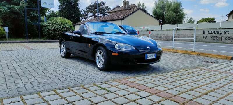 Nero Usata 2004 Mazda MX5 Cabrio | 10.000 € (Cara) - Immagine 1/4