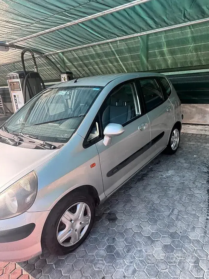 Usata Honda Jazz 78 CV (57 kW) 2002 Grigio Utilitaria