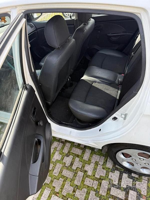 Usata Kia Picanto 63 CV (46 kW) 2008 Bianco Utilitaria
