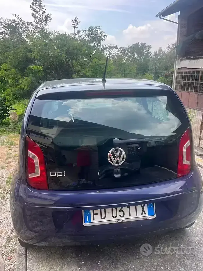 Usata VW up! 60 CV (44 kW) 2016 Blu Utilitaria