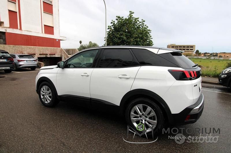 Usata Peugeot 3008 Active 120 CV (88 kW) 2018 Blu Berlina