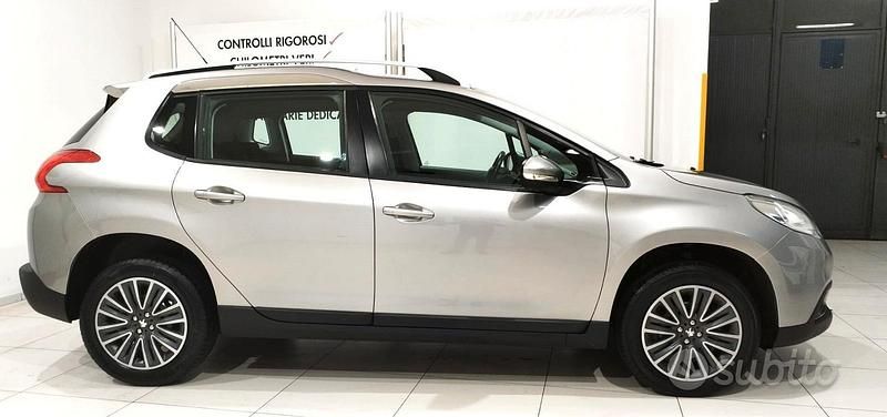 Usata Peugeot 2008 Active 100 CV (73 kW) 2016 Grigio SUV