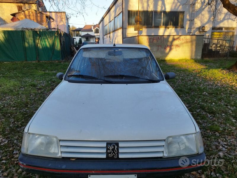 Usata 1989 Peugeot 205 Due volumi | 1999 € - Immagine 1/4