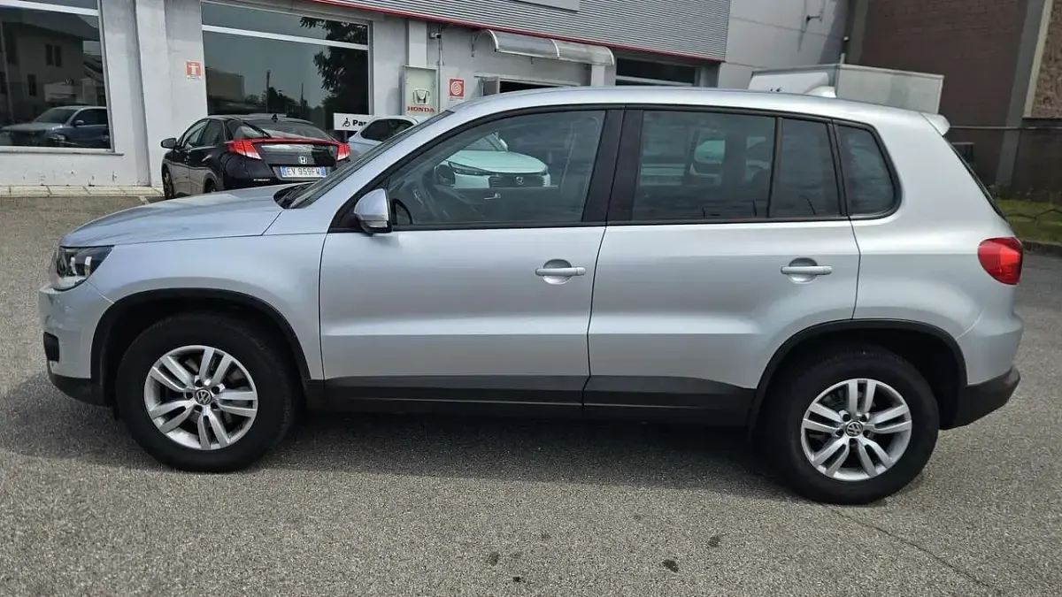 Usata VW Tiguan Trendline 122 CV (89 kW) 2012 Argento SUV