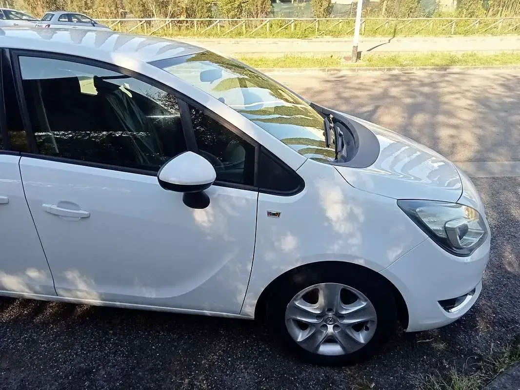 Usata Opel Meriva 101 CV (74 kW) 2016 Bianco Monovolume