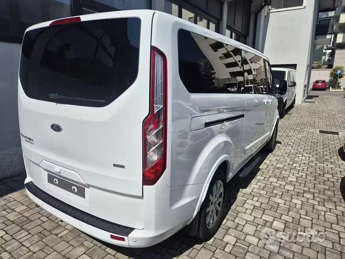 Usata Ford Tourneo Titanium 131 CV (96 kW) 2018 Bianco Monovolume