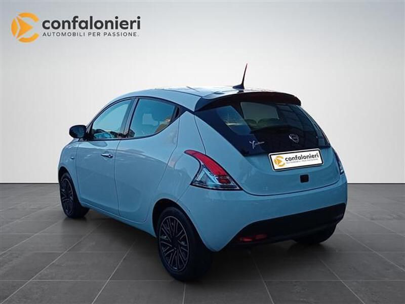 Usata Lancia Ypsilon 69 CV (50 kW) 2023 Bianco Utilitaria