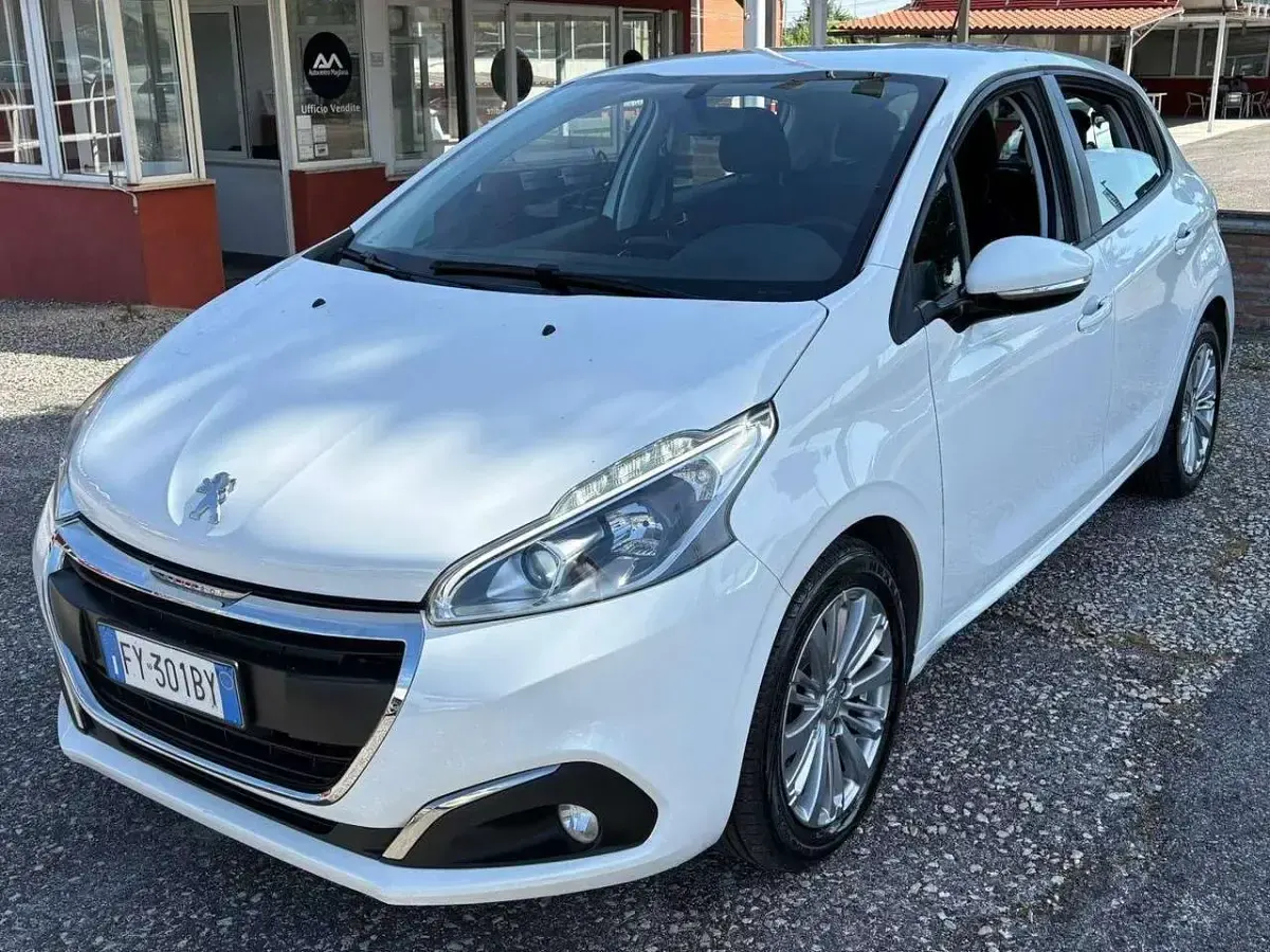 Usata Peugeot 208 Allure 102 CV (75 kW) 2019 Bianco Utilitaria