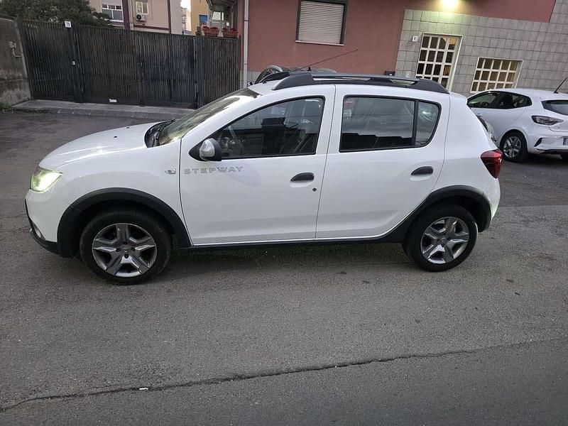 Usata Dacia Sandero Stepway 90 CV (66 kW) 2017 Berlina