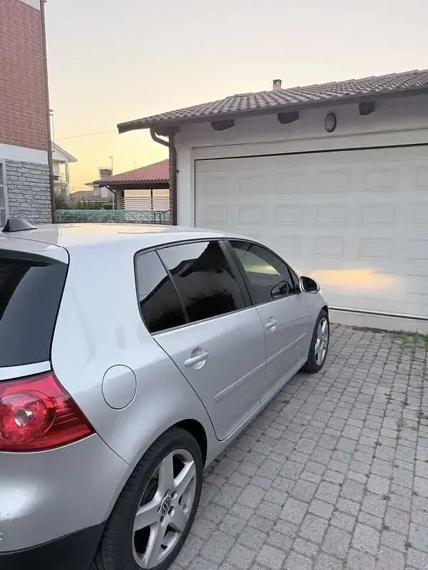 Usata VW Golf VI GT 140 CV (102 kW) 2008 Grigio Utilitaria