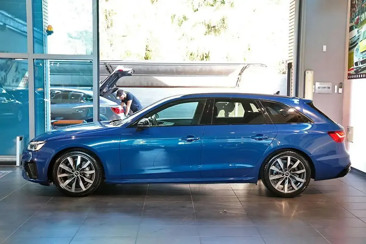 Usata Audi A4 S-Line 204 CV (150 kW) 2023 Blu/azzurro Station wagon