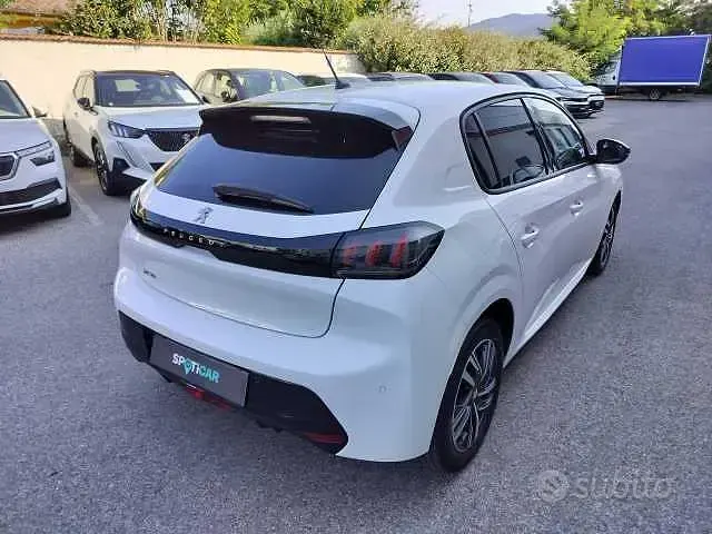 Usata Peugeot 208 Allure 102 CV (75 kW) 2022 Bianco Utilitaria