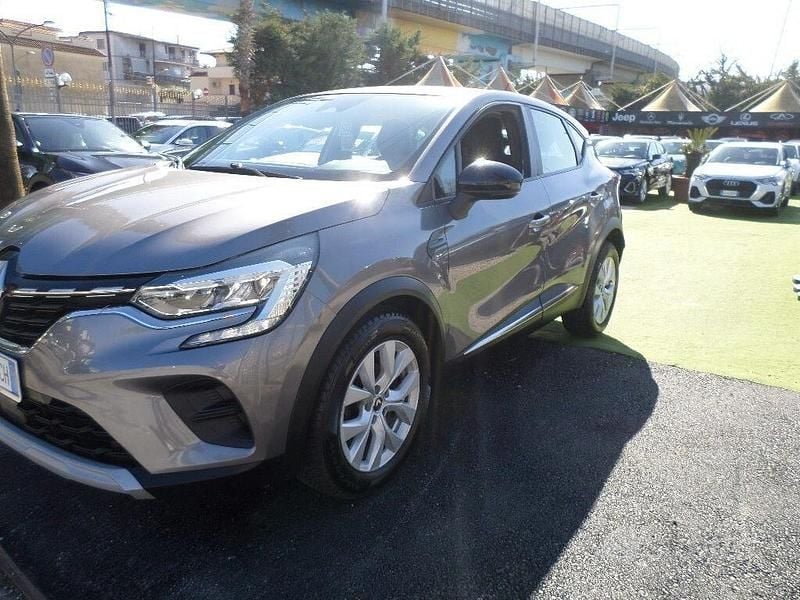 Usata Renault Captur Business 116 CV (85 kW) 2021 Grigio SUV