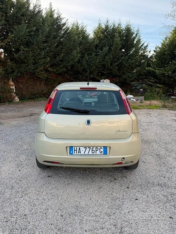 Usata Fiat Grande Punto 2005 Giallo Utilitaria