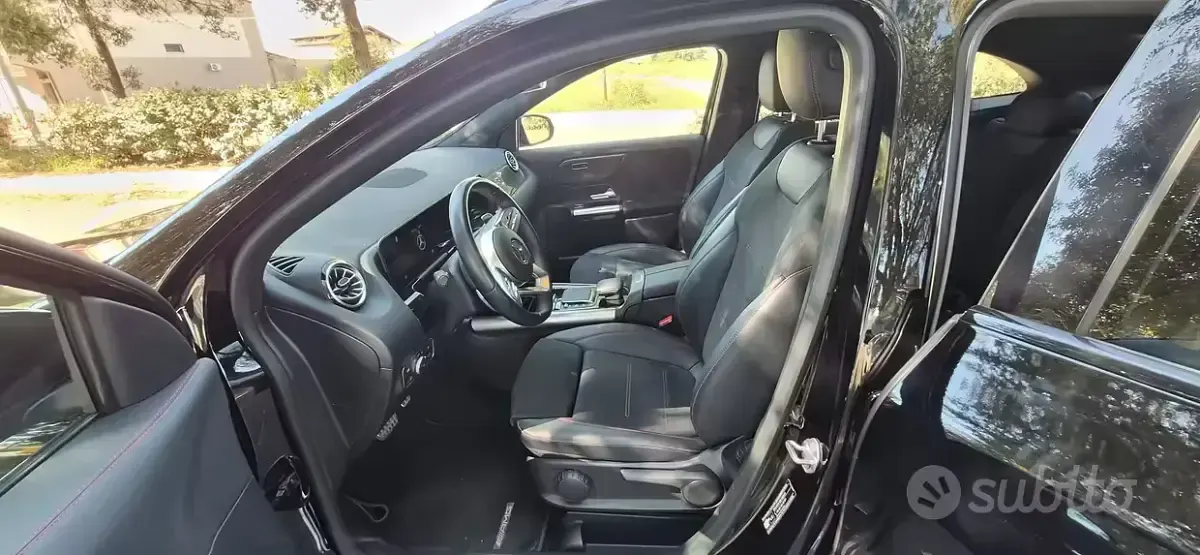 Usata Mercedes GLA200 AMG line 150 CV (110 kW) 2022 Nero SUV