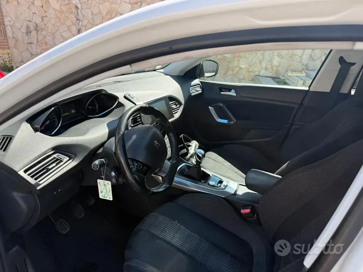 Usata Peugeot 308 SW Allure 120 CV (88 kW) 2016 Bianco Station wagon