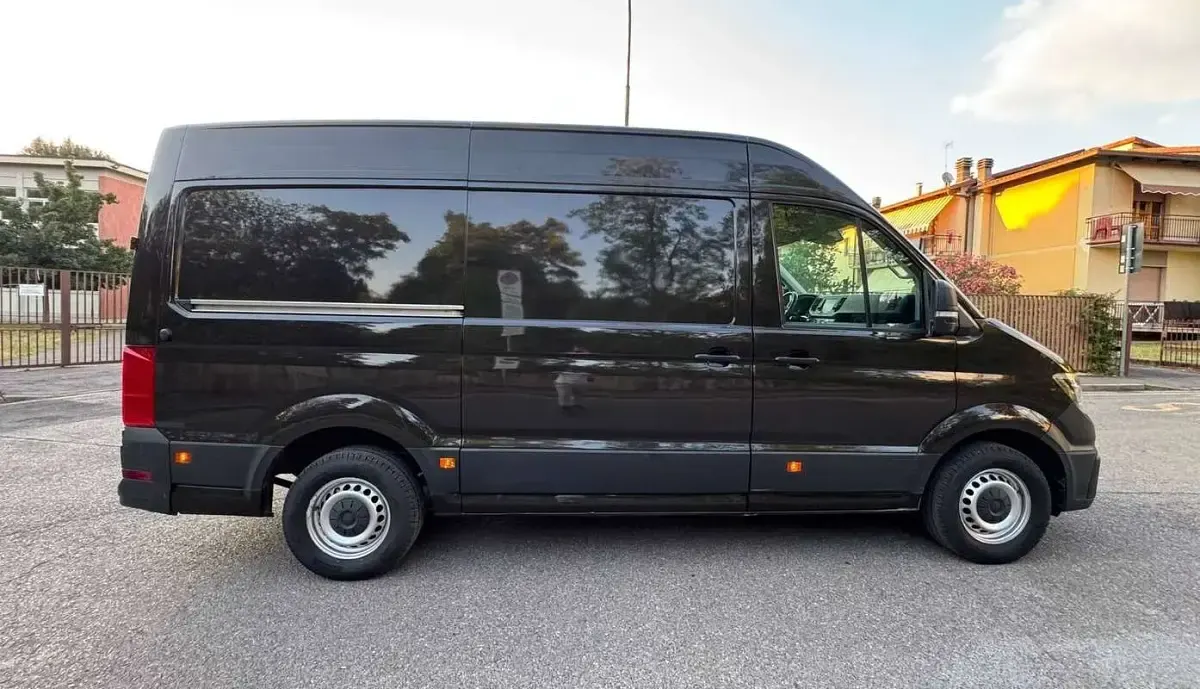 Usata VW Crafter 140 CV (102 kW) 2017 Marrone Furgone