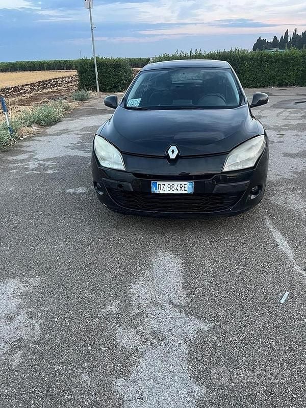 Usata Renault Mégane III 110 CV (80 kW) 2010 Nero Station wagon